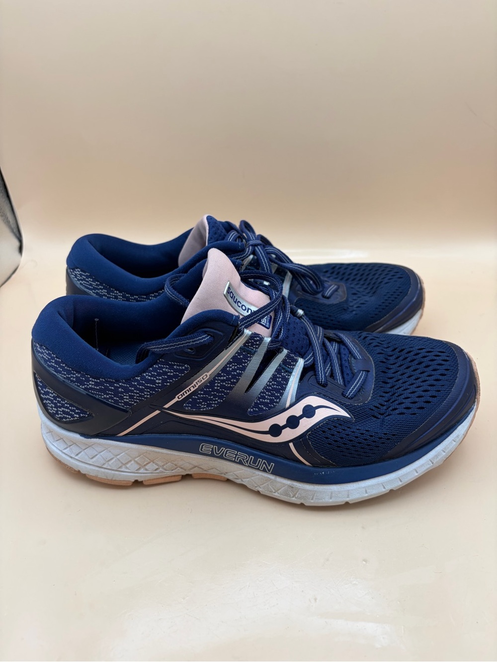 Saucony Women's Size 8 Navy and Light Pink Athletic Running Shoes
